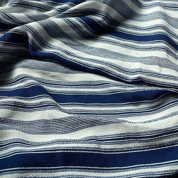 NWT (S) Status Chennault dark blue and white stripe twist front V neck loose top - Picture 10 of 10